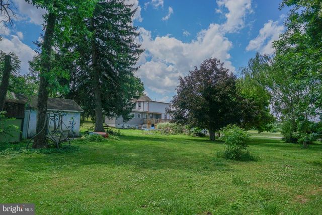 1303 SUNNYSIDE RD, Spring Grove, PA 17362