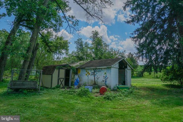 1303 SUNNYSIDE RD, Spring Grove, PA 17362