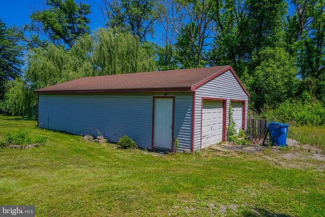 1303 SUNNYSIDE RD, Spring Grove, PA 17362