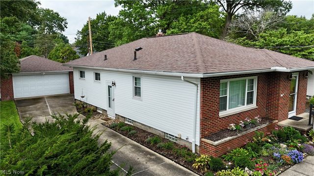 222 N Pershing Avenue, Akron, OH 44313