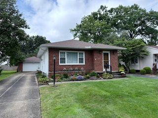 222 N Pershing Avenue, Akron, OH 44313