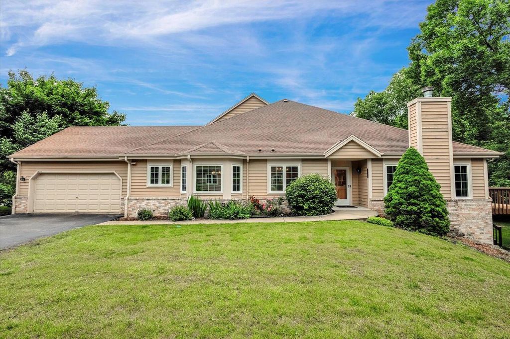 2855 River Birch DRIVE #D, Brookfield, WI 53045