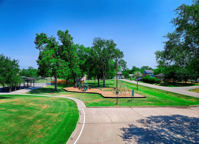 319 Leisure Lane, Montgomery, TX 77356