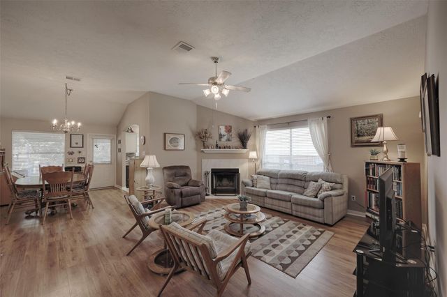 319 Leisure Lane, Montgomery, TX 77356