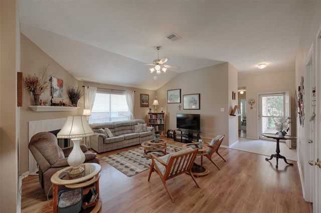 319 Leisure Lane, Montgomery, TX 77356
