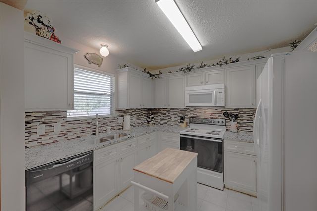 319 Leisure Lane, Montgomery, TX 77356