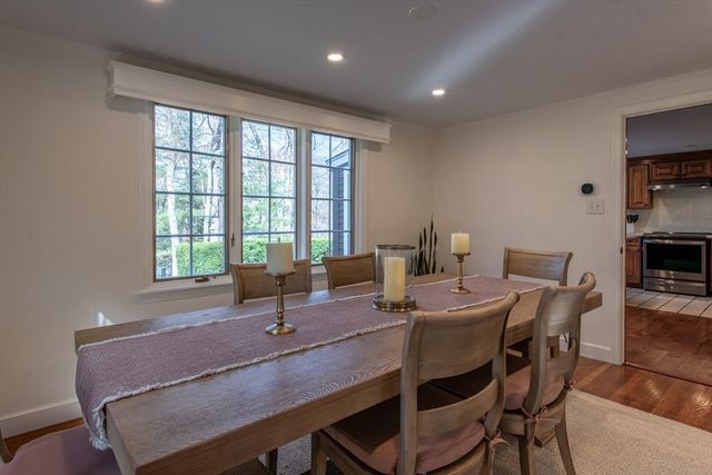 16 Fernway, Lynnfield, MA 01940