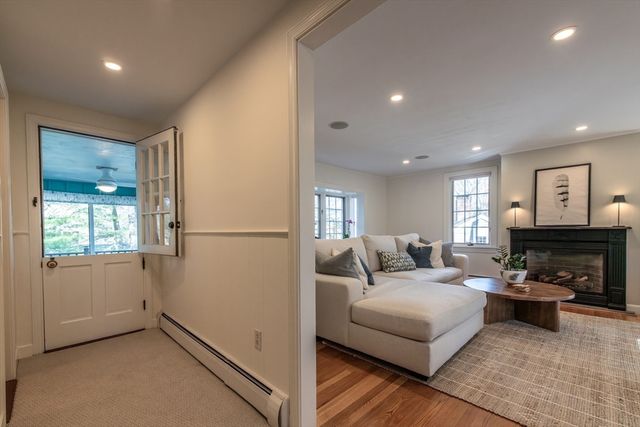 16 Fernway, Lynnfield, MA 01940