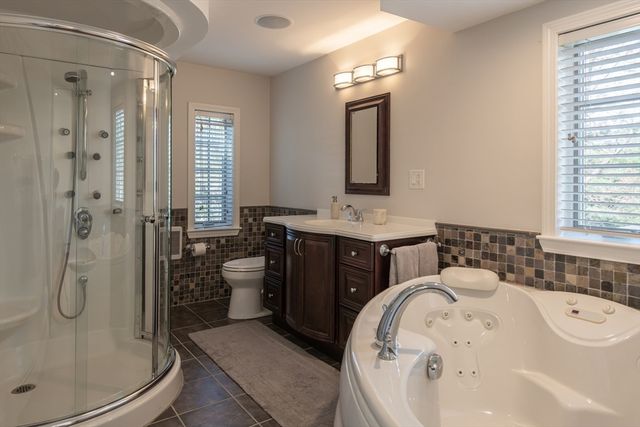 16 Fernway, Lynnfield, MA 01940