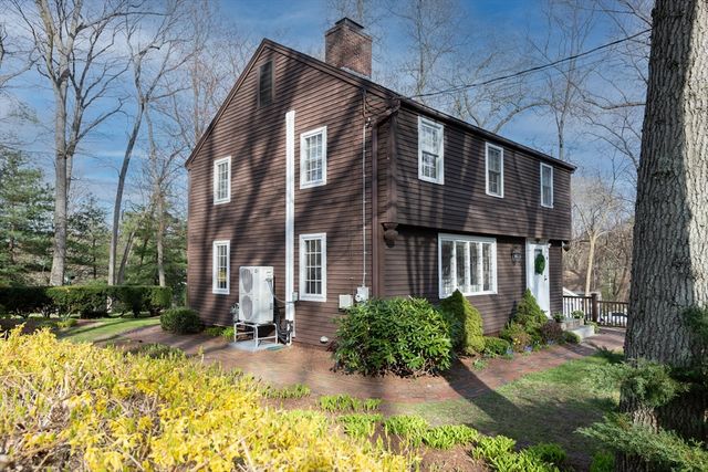 16 Fernway, Lynnfield, MA 01940