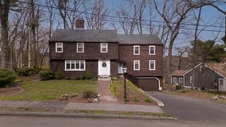 16 Fernway, Lynnfield, MA 01940