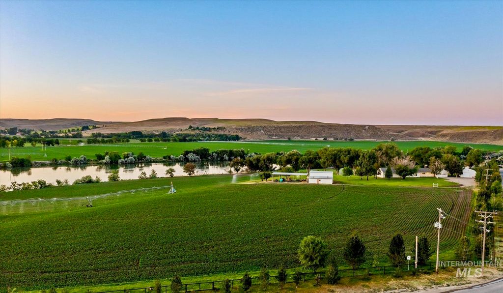 1429 E Cleveland Avenue, Glenns Ferry, ID 83627 photo 4