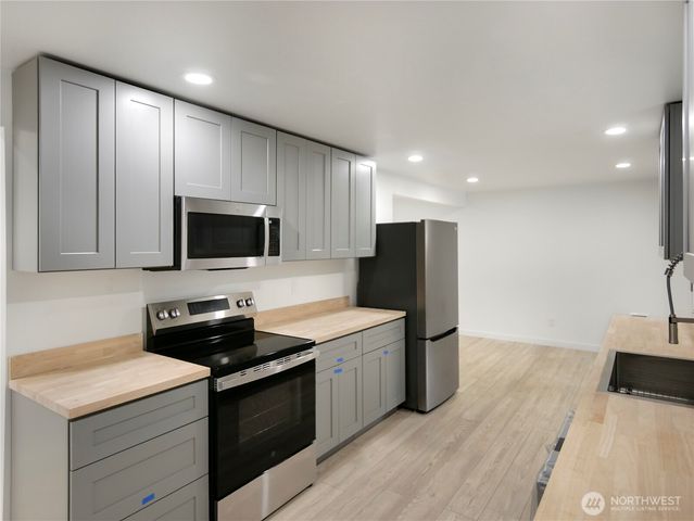 13647 197th Avenue SE, Renton, WA 98059