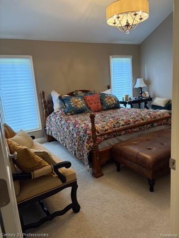 2120 Oakwood Drive, Troy, MI 48085