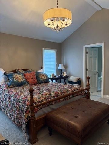 2120 Oakwood Drive, Troy, MI 48085