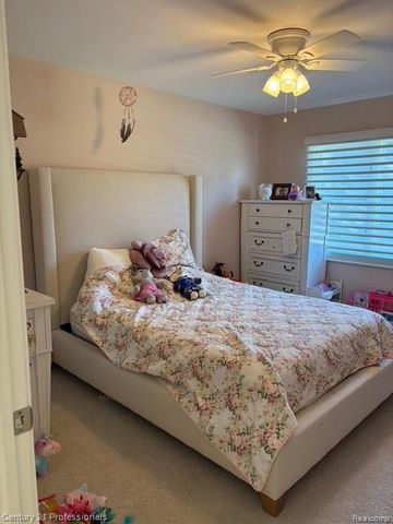 2120 Oakwood Drive, Troy, MI 48085