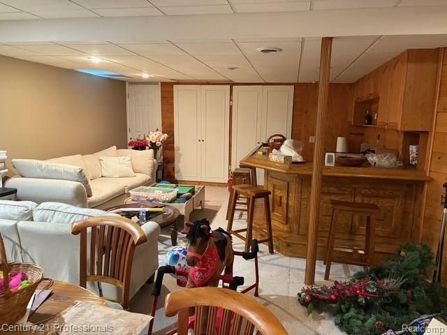 2120 Oakwood Drive, Troy, MI 48085