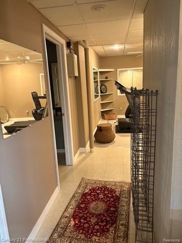 2120 Oakwood Drive, Troy, MI 48085