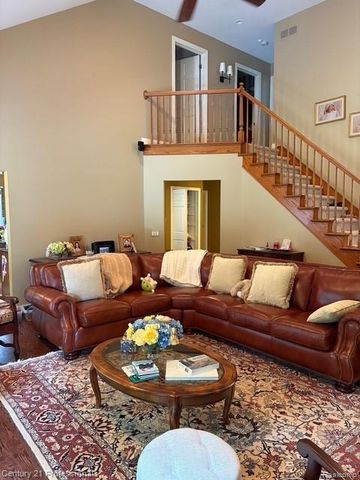 2120 Oakwood Drive, Troy, MI 48085