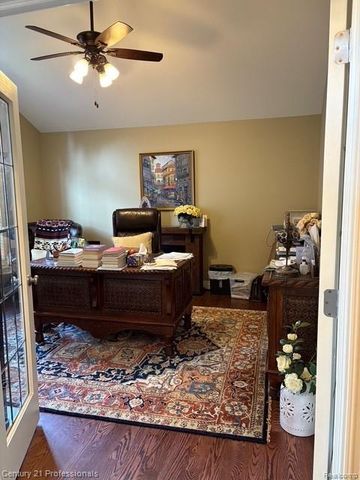 2120 Oakwood Drive, Troy, MI 48085