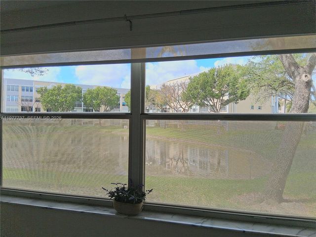 10368 NW 24th Pl 104, Sunrise, FL 33322