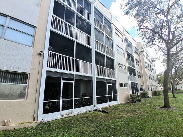 10368 NW 24th Pl 104, Sunrise, FL 33322