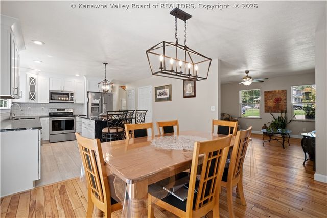 142 SPRUCE Lane, Scott Depot, WV 25560