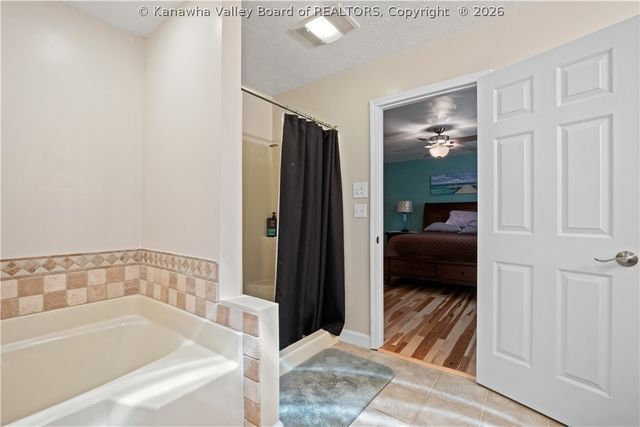 142 SPRUCE Lane, Scott Depot, WV 25560