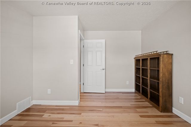142 SPRUCE Lane, Scott Depot, WV 25560