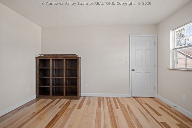 142 SPRUCE Lane, Scott Depot, WV 25560