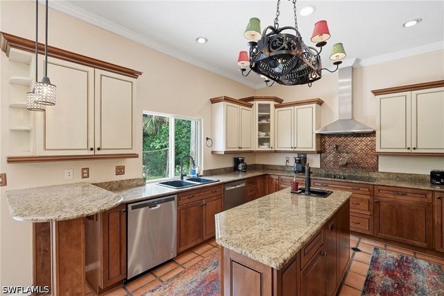 4561 Beechwood Lake DR, Naples, FL 34112