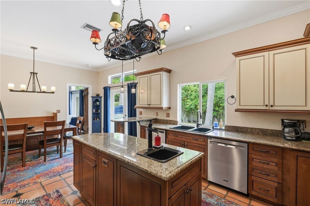 4561 Beechwood Lake DR, Naples, FL 34112