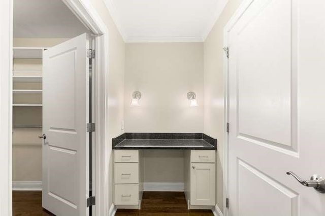 10 Crowninshield St 103, Peabody, MA 01960