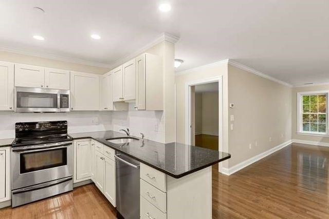 10 Crowninshield St 103, Peabody, MA 01960