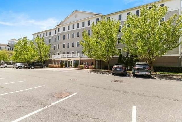 10 Crowninshield St 103, Peabody, MA 01960
