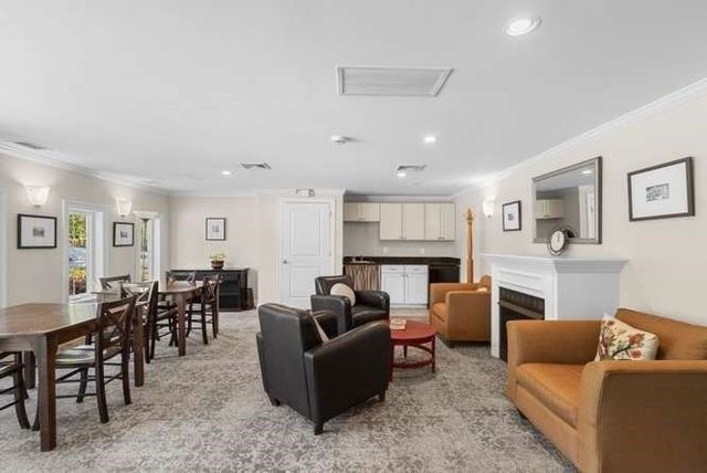 10 Crowninshield St 103, Peabody, MA 01960
