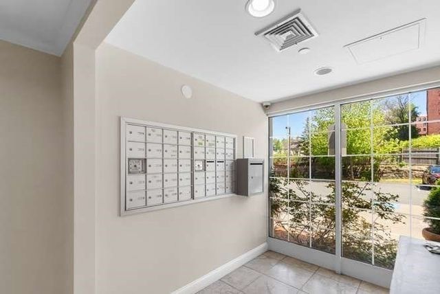 10 Crowninshield St 103, Peabody, MA 01960