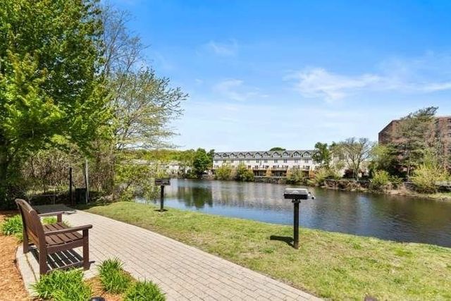 10 Crowninshield St 103, Peabody, MA 01960