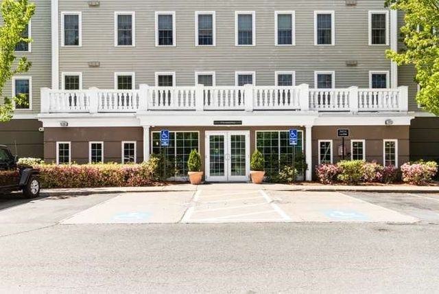 10 Crowninshield St 103, Peabody, MA 01960