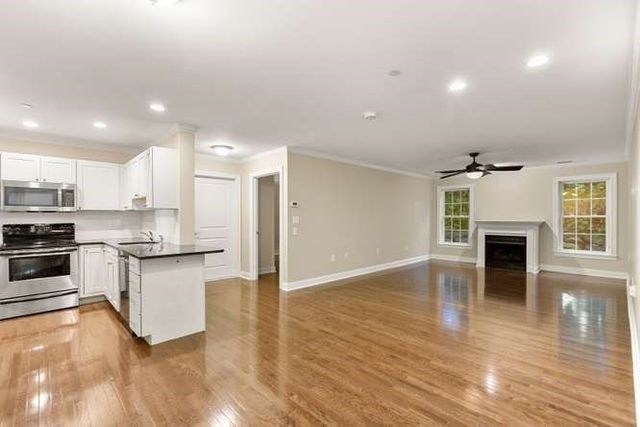 10 Crowninshield St 103, Peabody, MA 01960