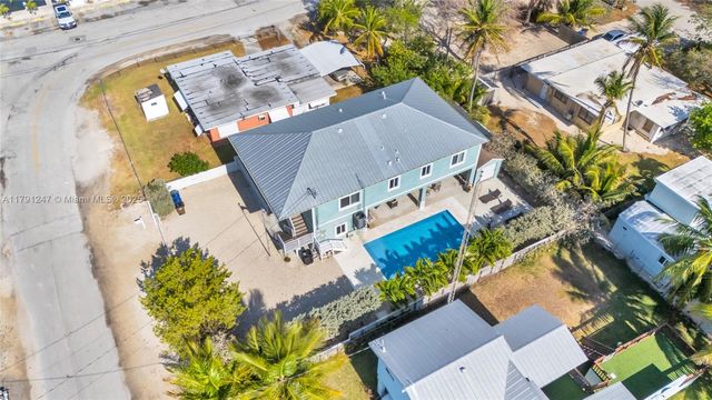 16 N Channel Dr, Key Largo, FL 33037