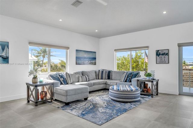 16 N Channel Dr, Key Largo, FL 33037