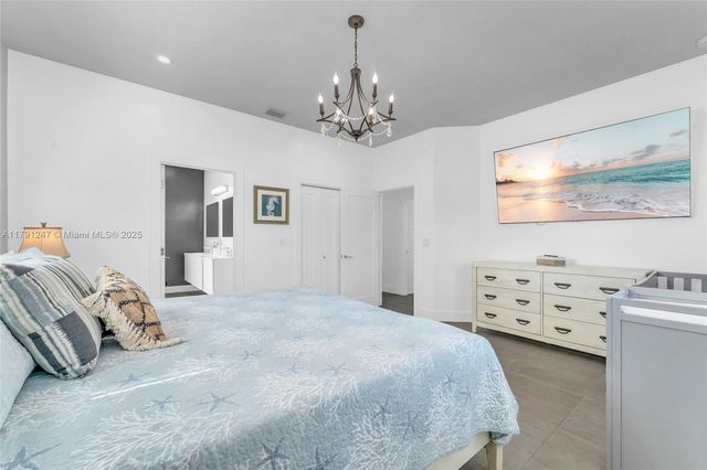 16 N Channel Dr, Key Largo, FL 33037