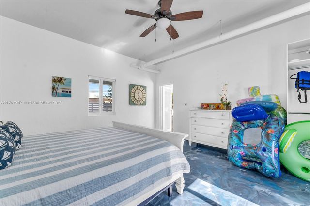 16 N Channel Dr, Key Largo, FL 33037