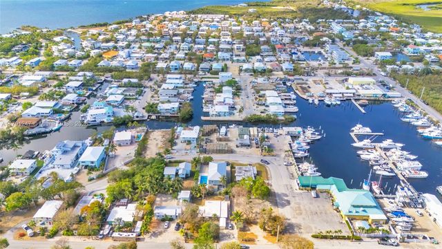 16 N Channel Dr, Key Largo, FL 33037