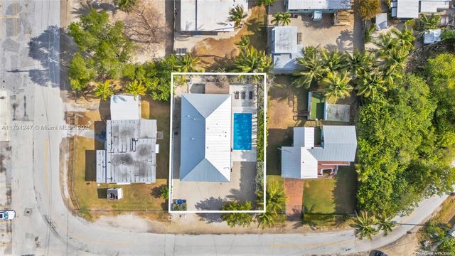 16 N Channel Dr, Key Largo, FL 33037