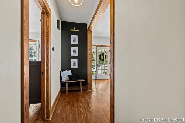 125 W Main Avenue, Zeeland, MI 49464