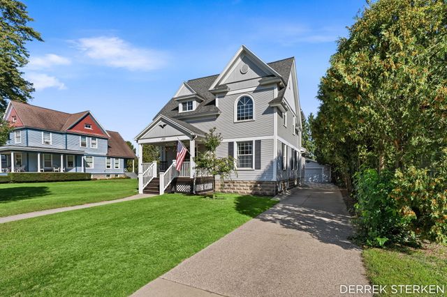 125 W Main Avenue, Zeeland, MI 49464