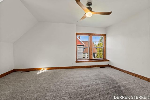 125 W Main Avenue, Zeeland, MI 49464