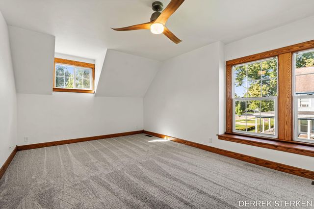 125 W Main Avenue, Zeeland, MI 49464